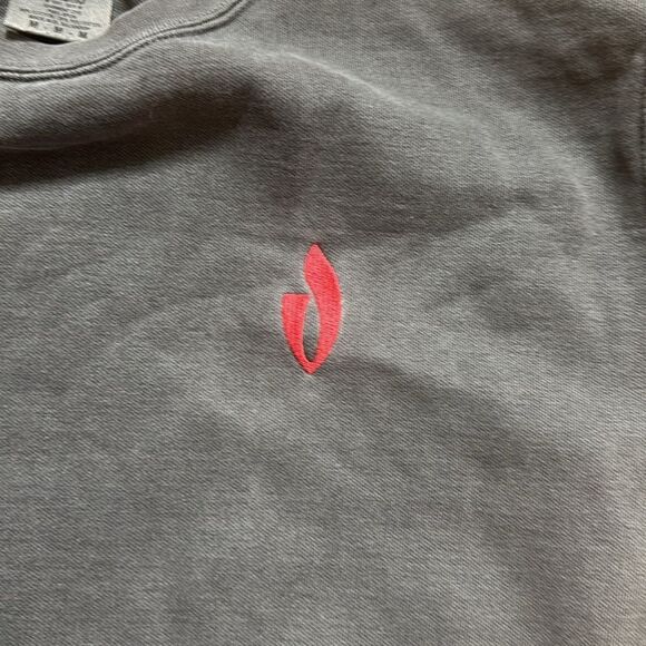 Comfort Colors Grey Crew neck Pullover Embroidered Chest Logo Medium - Picture 2 of 7